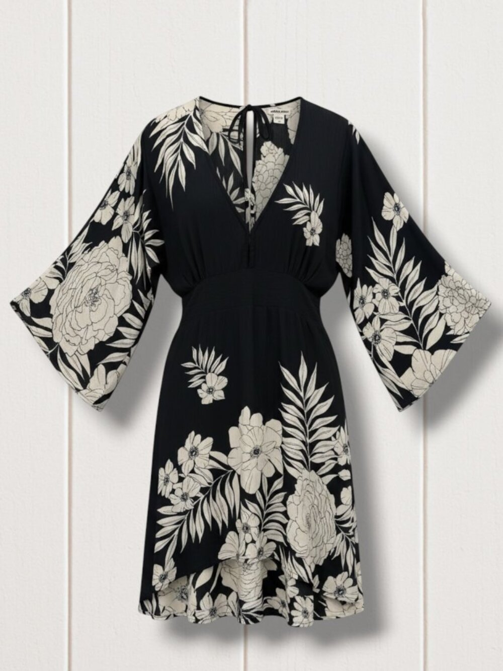 NWT Billabong Take The Plunge Floral Dress‎ Small